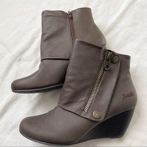 Blowfish 8.5 brown booties